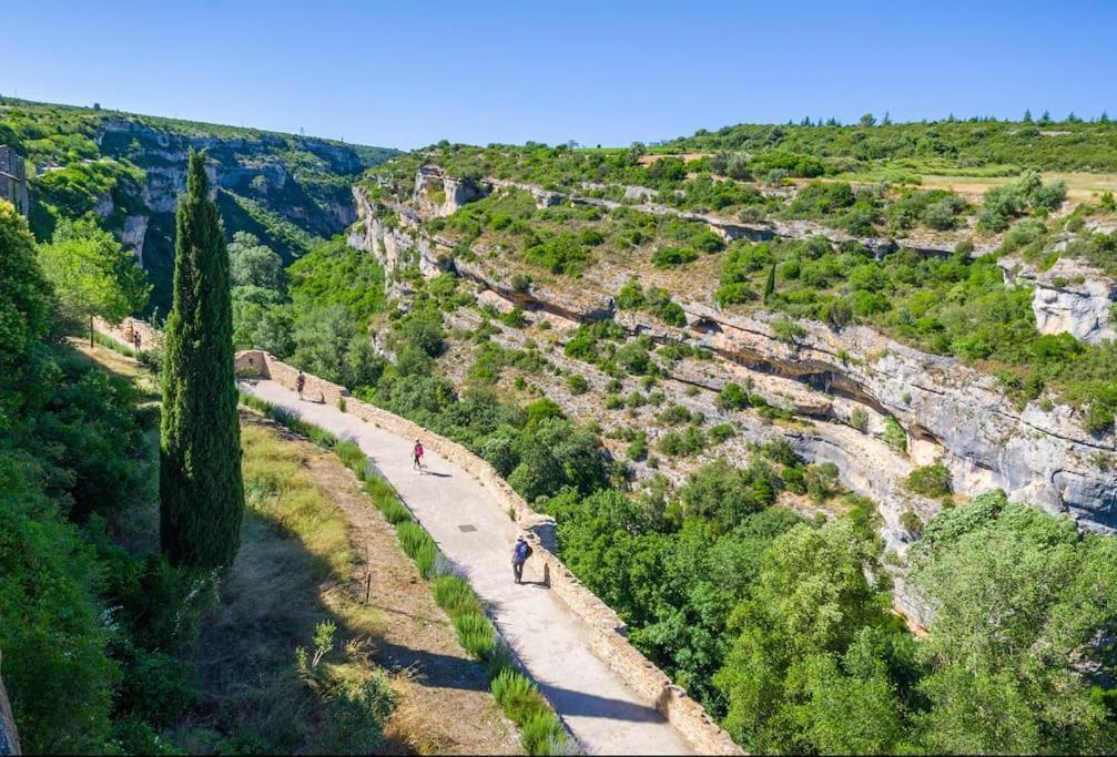 Le Brianyourhosthelper Leilighet Minerve Eksteriør bilde